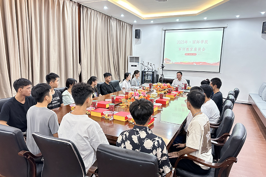 座谈会现场(一).jpg