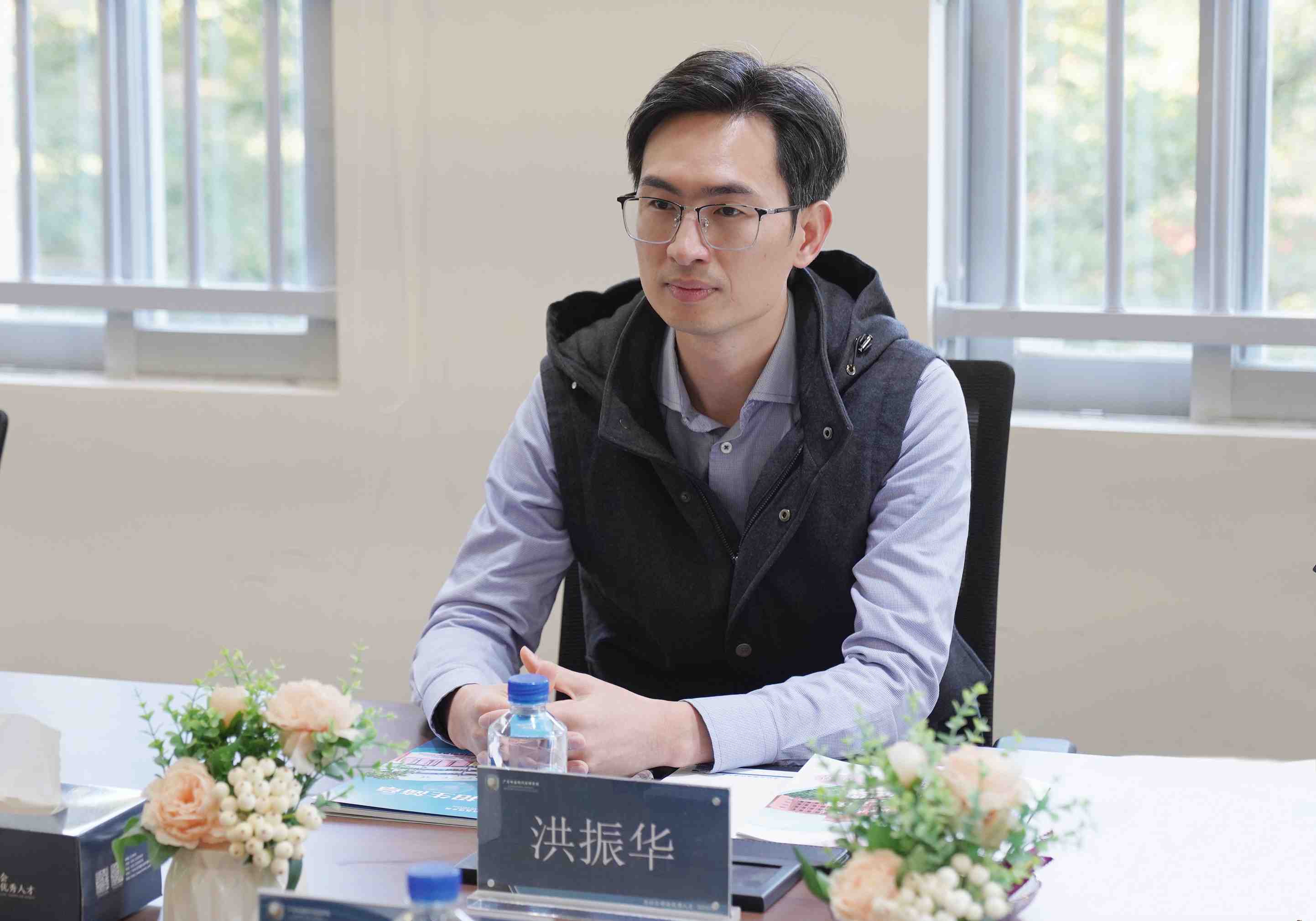 洪振华.jpg