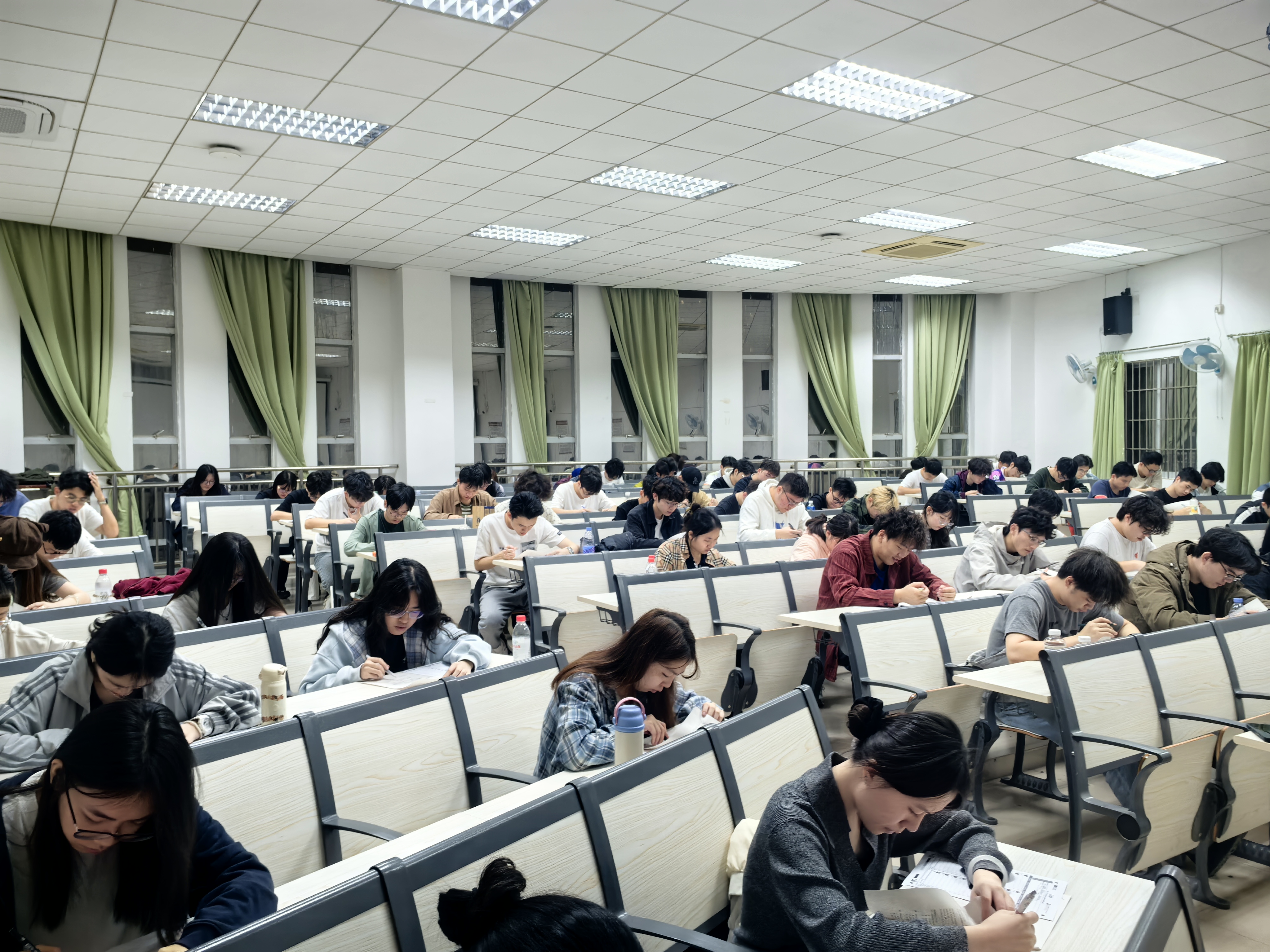首次模拟雅思考试现场.jpg